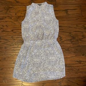 Blue/white floral size 4 sleeveless dress by Hilary Radley